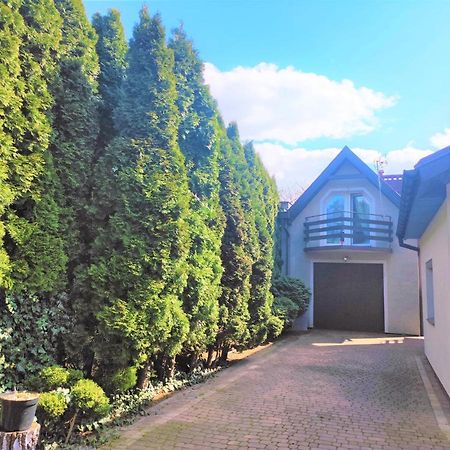 Dom Na Zaciszu Apartman Varsó Kültér fotó