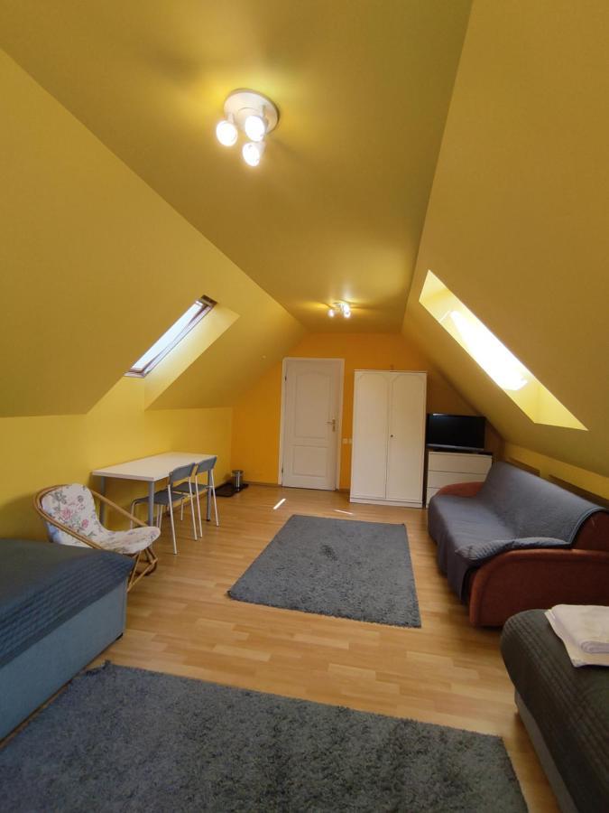 Dom Na Zaciszu Apartman Varsó Kültér fotó