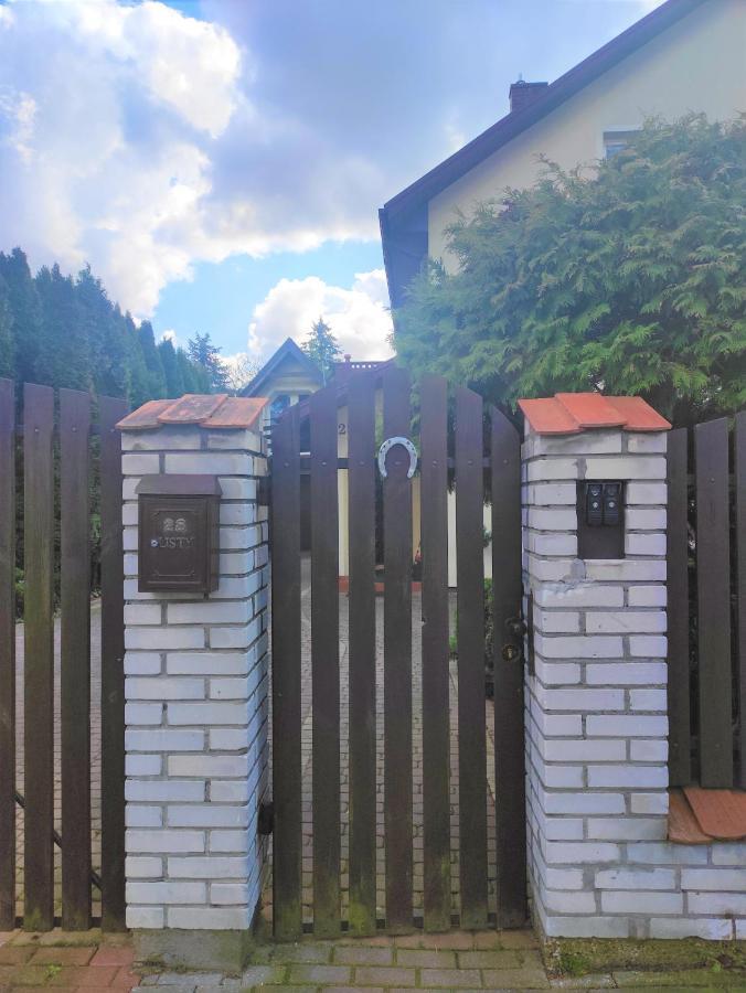 Dom Na Zaciszu Apartman Varsó Kültér fotó
